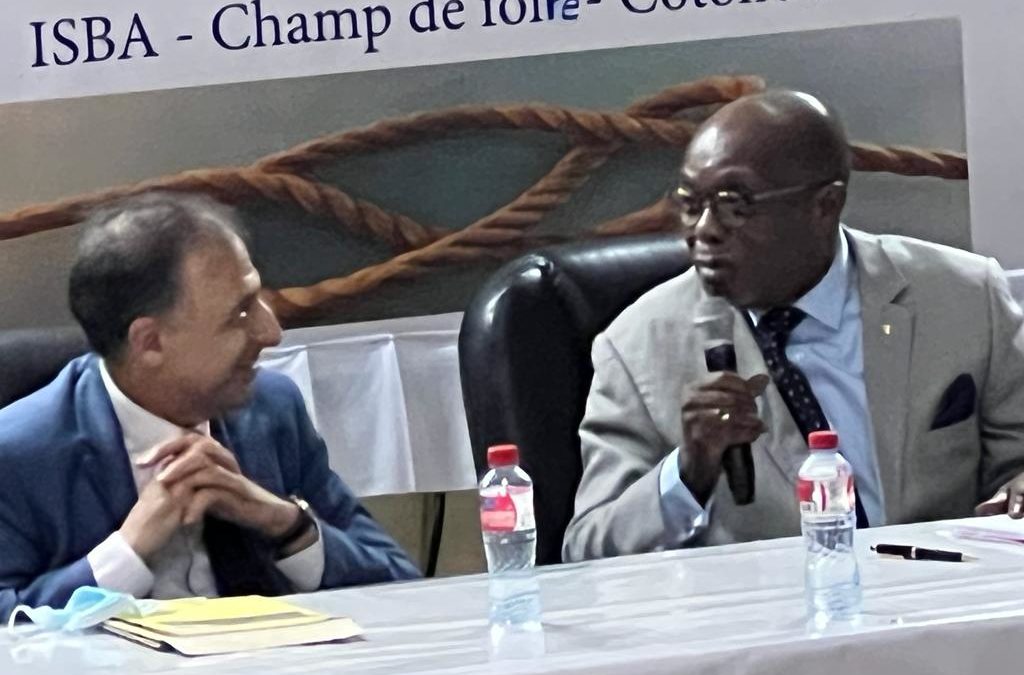 Visite du Grand Maître du Grand Orient de France (G∴O∴D∴F∴) au Bénin pour une conférence publique